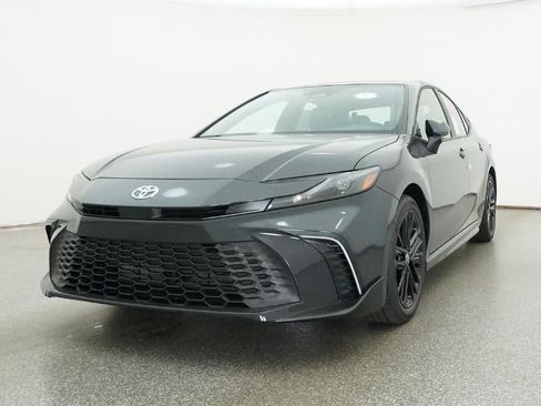 New 2026 Toyota Camry SE FWD image 32