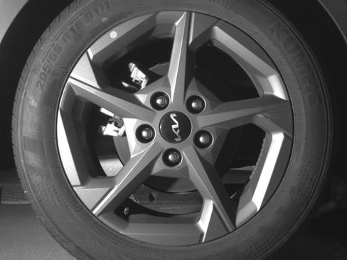 Used 2025 Kia K4 LXS image 12