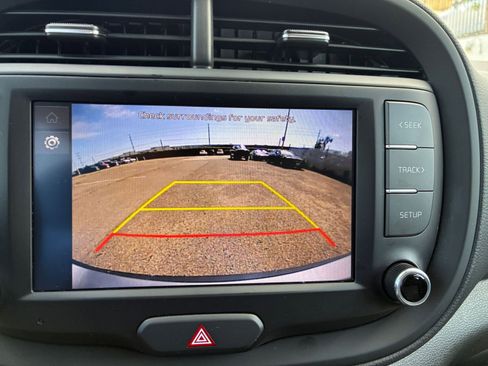 Used 2025 Kia Soul LX w/ LX Technology Package image 22