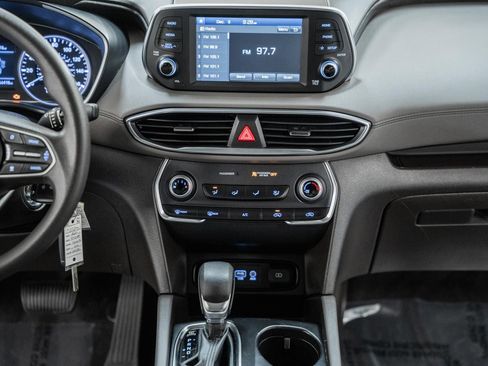 Used 2020 Hyundai Santa Fe SE image 24