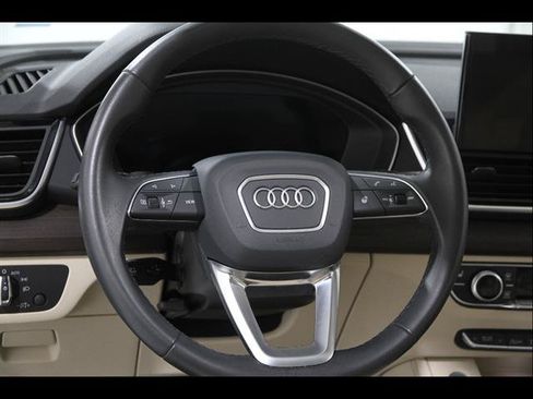 Used 2023 Audi Q5 2.0T Premium Plus w/ Premium Plus Package AWD/4WD image 7