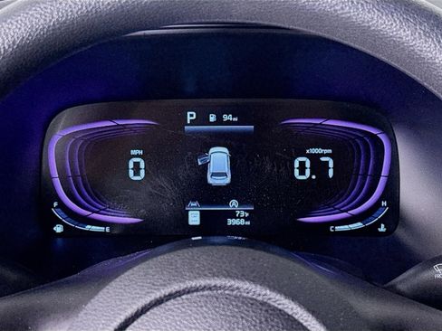Certified 2025 Kia Soul LX w/ LX Technology Package FWD image 13