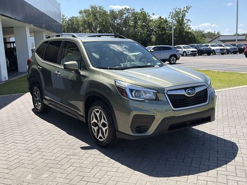 Used 2020 Subaru Forester Premium AWD/4WD image 7