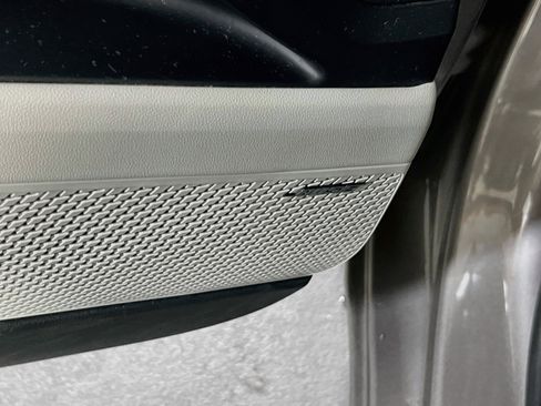 Used 2023 Hyundai Elantra Limited FWD image 19
