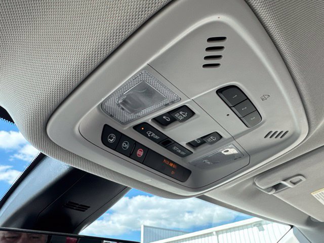 Used 2020 Chevrolet Traverse LT w/ LT Premium Package FWD image 48