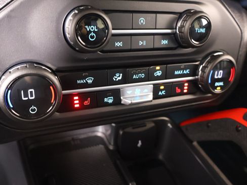 Used 2025 Ford Bronco Heritage Edition AWD/4WD image 8