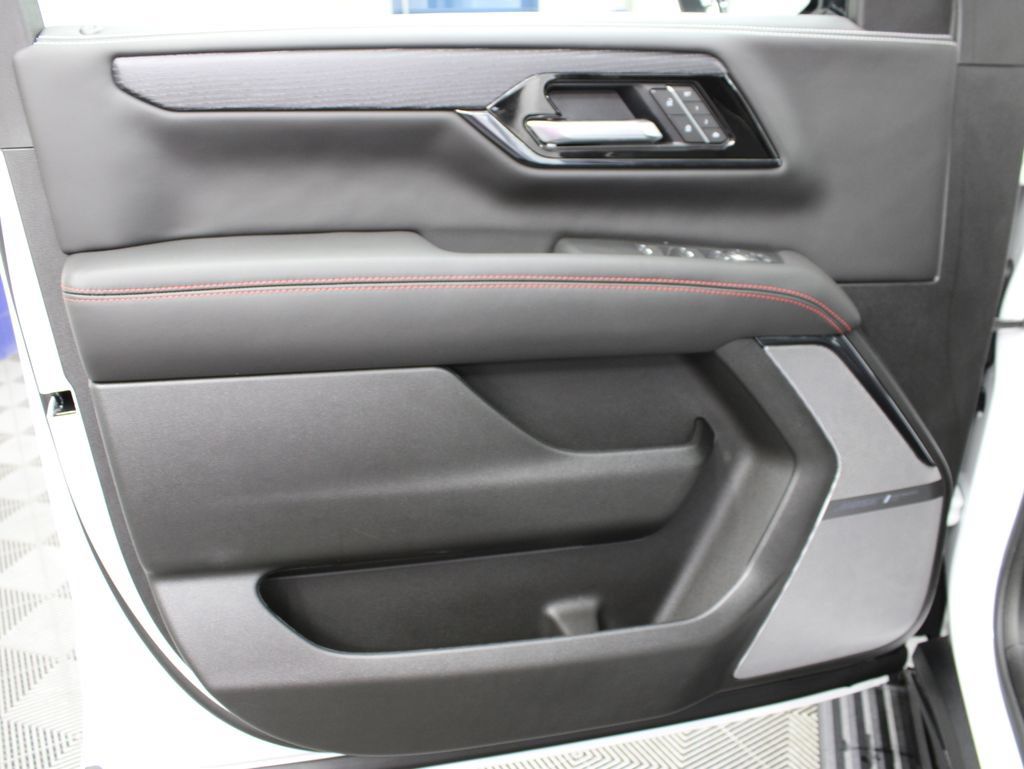 Used 2026 GMC Yukon AT4 Ultimate w/ LPO, Floor Liner Package AWD/4WD image 77