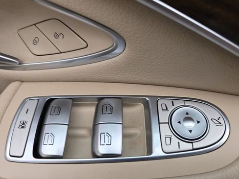 Used 2017 Mercedes-Benz GLC 300 GLC 300 image 29