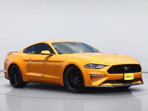 Used 2018 Ford Mustang GT Premium w/ GT Performance Package RWD image 2