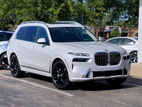 Used 2023 BMW X7 xDrive40i w/ Premium Package AWD/4WD image 1