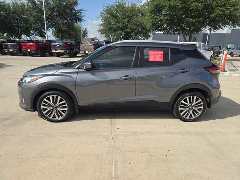 Certified 2024 Nissan Kicks SV FWD image 6