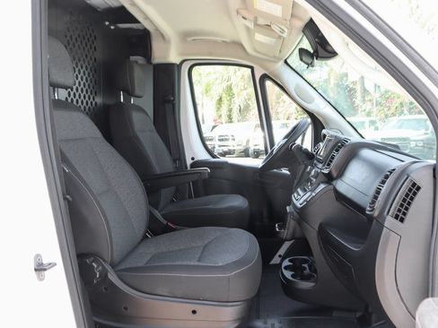 Used 2025 RAM ProMaster 2500 w/ U-Haul Equipment Group FWD image 34