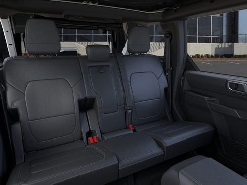 New 2025 Ford Bronco Badlands image 11