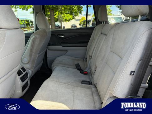Used 2017 Honda Pilot EX image 17