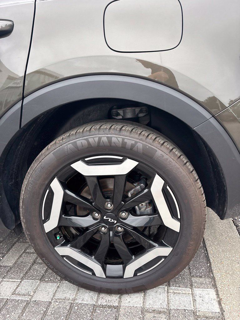 Used 2024 Kia Telluride EX FWD image 10