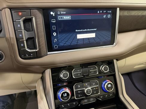 Used 2023 GMC Yukon Denali w/ Denali Reserve Package AWD/4WD image 10