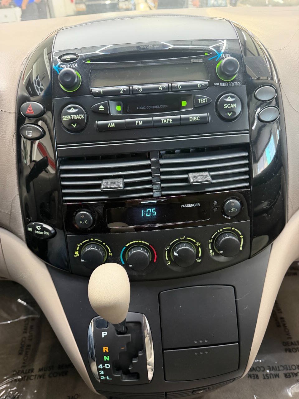 Used 2005 Toyota Sienna CE FWD image 23