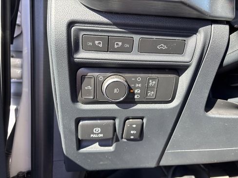 Used 2022 Ford F150 Lariat w/ Equipment Group 501A Mid image 11