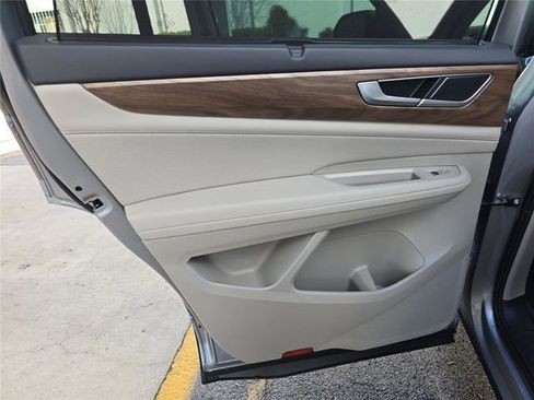 New 2026 Volkswagen Atlas SE FWD image 11