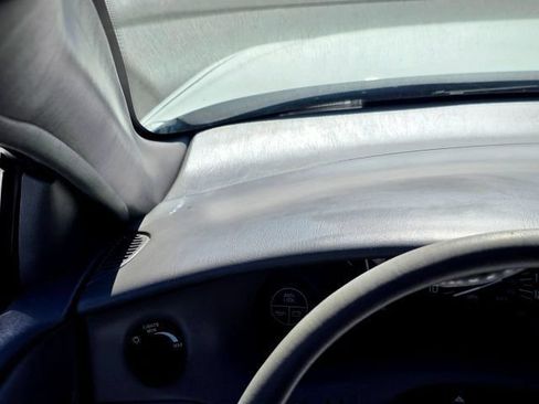 Used 2001 Buick Century Custom w/ Premium Pkg FWD image 22