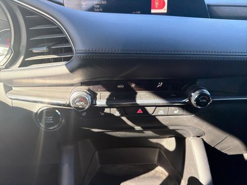 Used 2022 MAZDA MAZDA3 s image 25