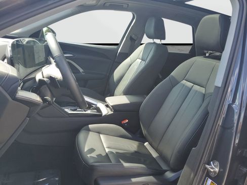 Used 2025 Audi Q5 Premium w/ Convenience Package image 19