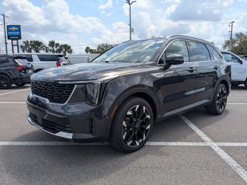 Used 2025 Kia Sorento EX w/ Panoramic Sunroof Package image 8