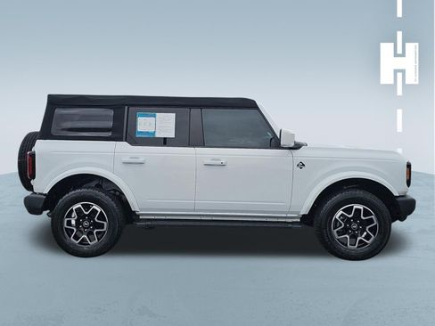 Used 2022 Ford Bronco Outer Banks AWD/4WD image 3