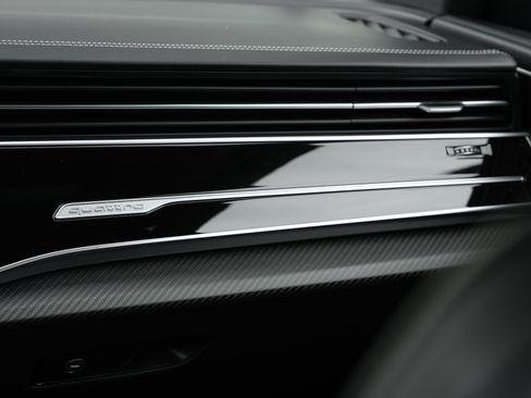 Certified 2024 Audi RS Q8 w/ Black Optic Package AWD/4WD image 18