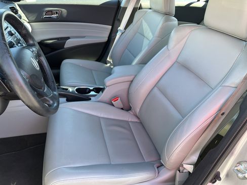 Used 2018 Acura ILX w/ AcuraWatch Plus Package image 16