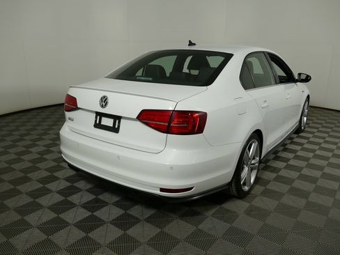 Used 2017 Volkswagen Jetta GLI image 3