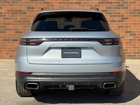 Certified 2023 Porsche Cayenne w/ Premium Package AWD/4WD image 6