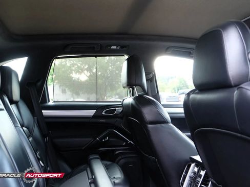 Used 2014 Porsche Cayenne Turbo AWD/4WD image 36