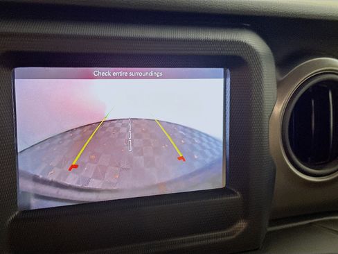 Used 2022 Jeep Wrangler Unlimited Sport image 22