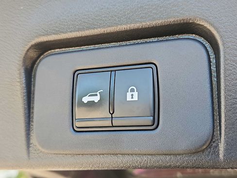 Used 2023 Nissan Rogue SL AWD/4WD image 30