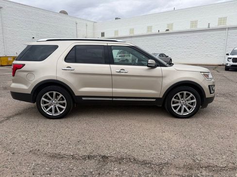 Used 2017 Ford Explorer Limited image 4