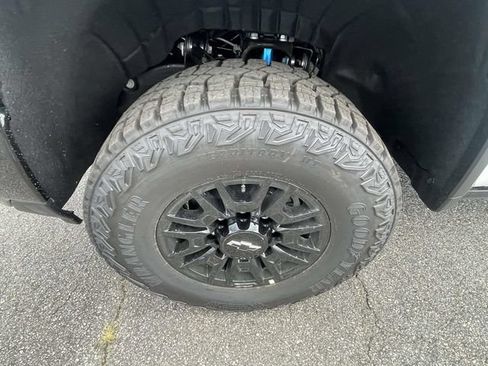 New 2026 Chevrolet Silverado 2500 ZR2 AWD/4WD image 9