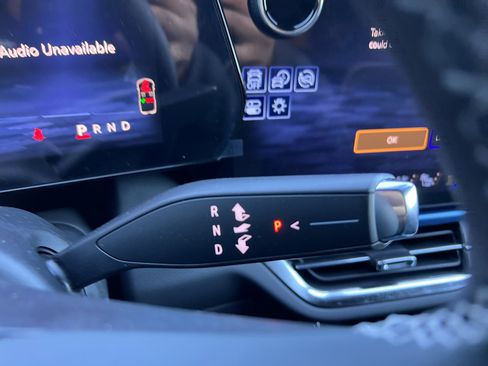 New 2025 Chevrolet Equinox EV LT image 24