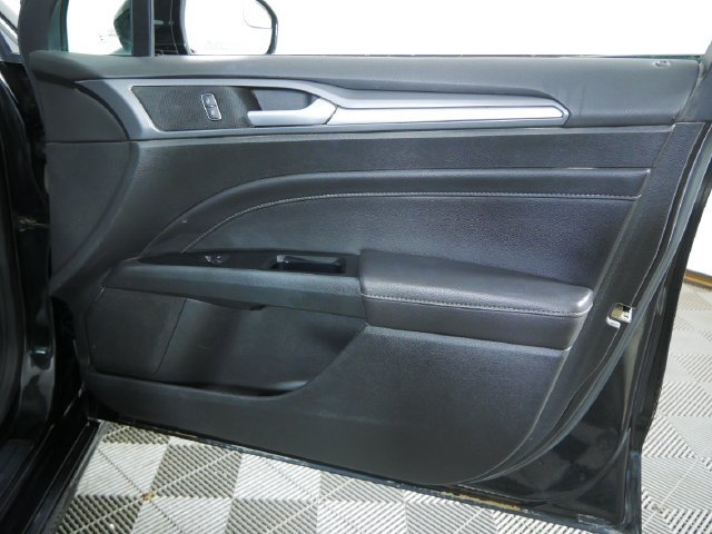 Used 2014 Ford Fusion Titanium FWD image 12