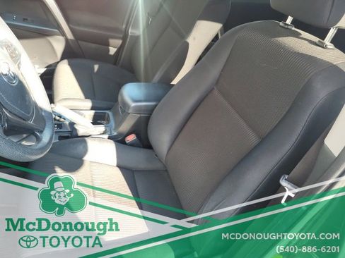 Used 2017 Toyota RAV4 LE image 4