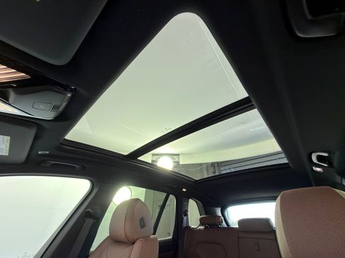 Used 2026 BMW X5 sDrive40i w/ Premium Package image 12