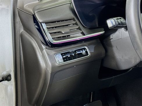 Certified 2025 Buick Envision Preferred image 8