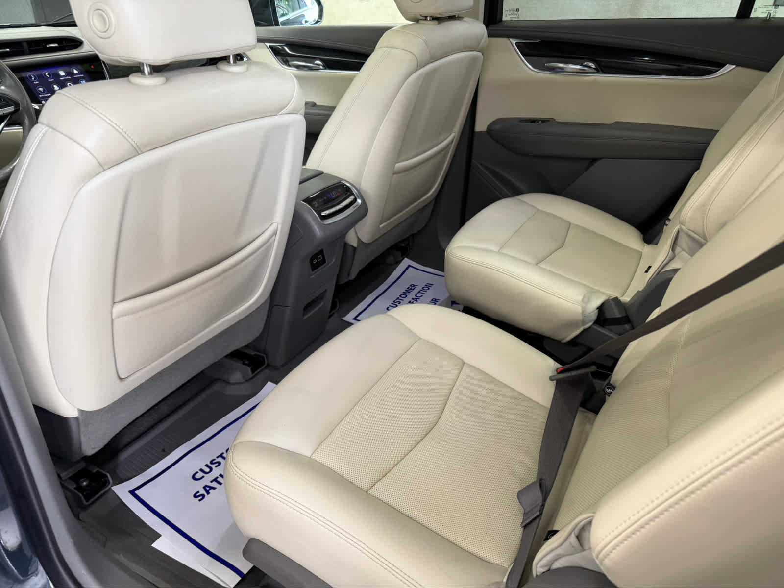 Used 2021 Cadillac XT6 Premium Luxury w/ LPO, Floor Liner Package AWD/4WD image 27