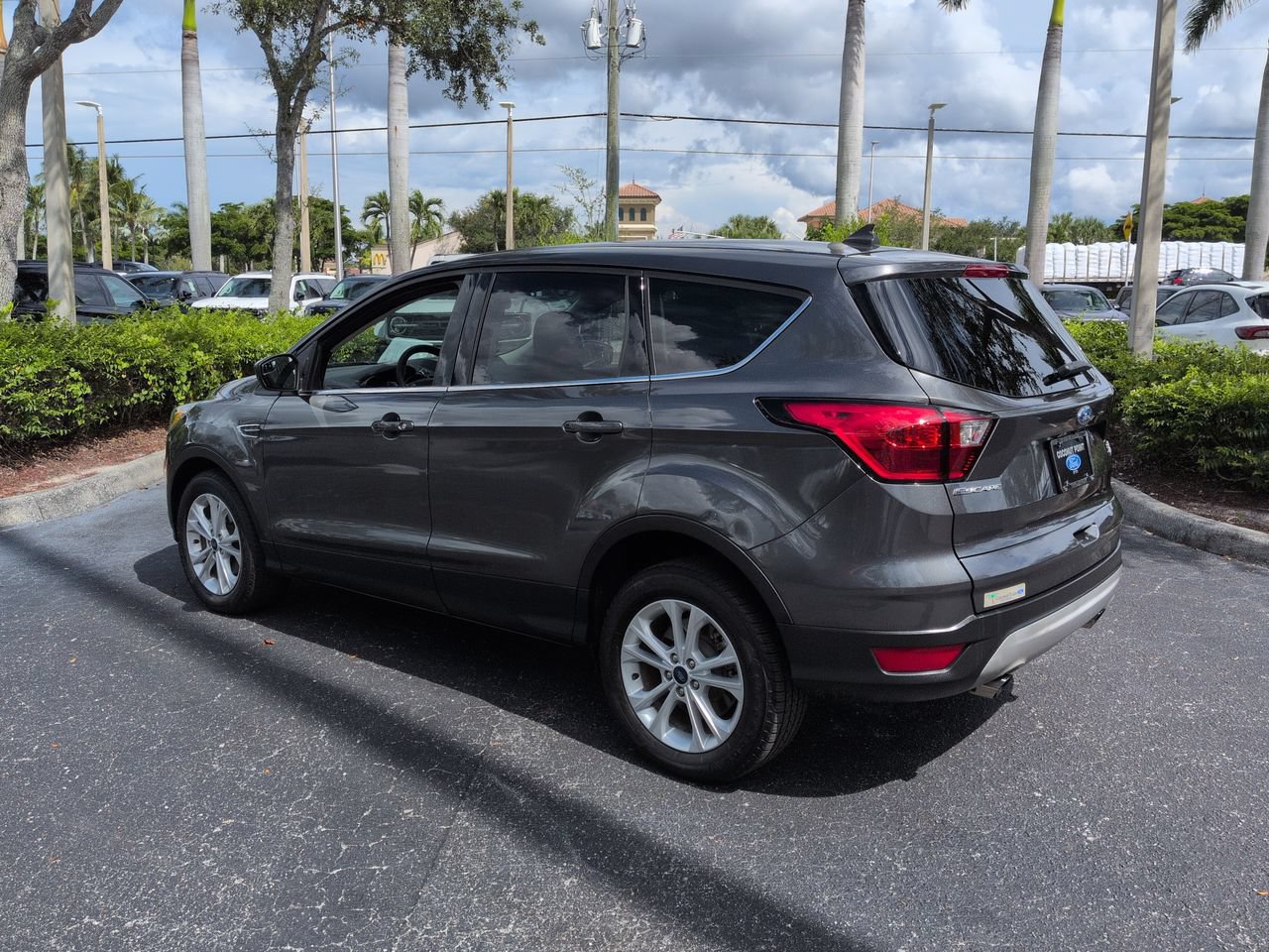 Used 2019 Ford Escape SE FWD image 6