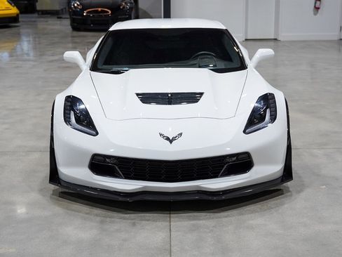 Used 2016 Chevrolet Corvette Z06 w/ 3LZ Preferred Equipment Group image 9