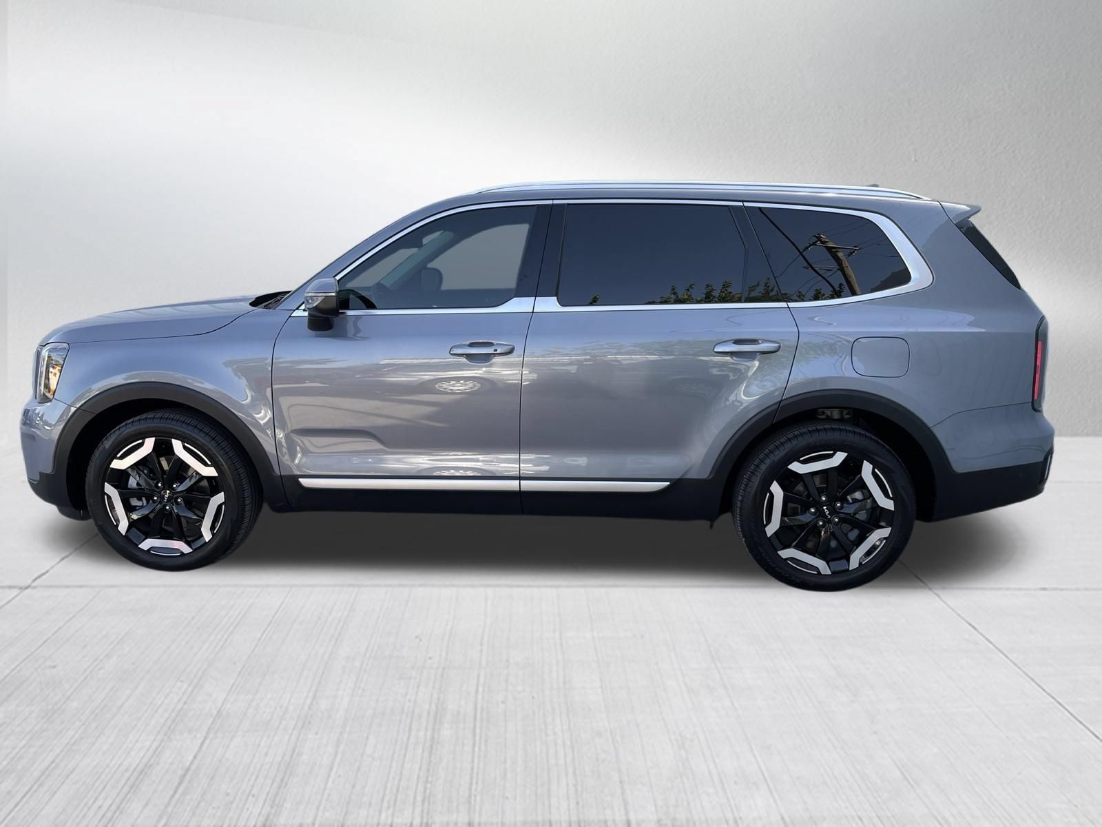 Used 2024 Kia Telluride EX w/ EX Captain's Chair Package AWD/4WD image 4