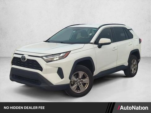 Used 2022 Toyota RAV4 XLE AWD/4WD image 1