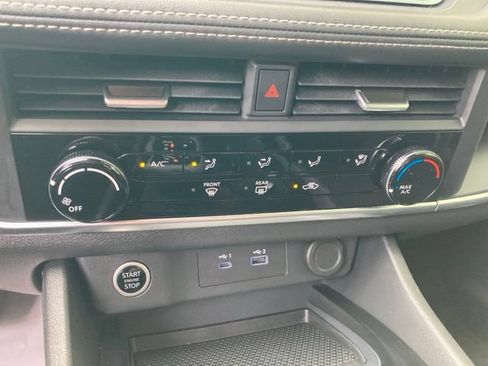 Used 2023 Nissan Rogue S AWD/4WD image 30
