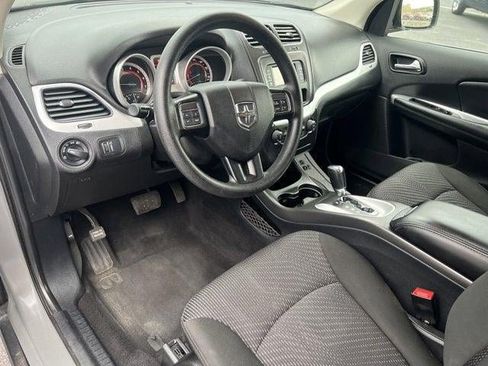 Used 2020 Dodge Journey SE w/ Blacktop Package FWD image 14