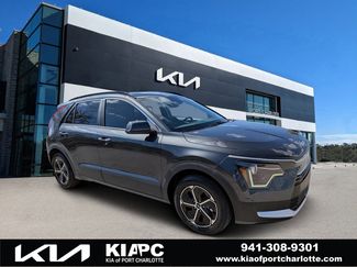 Used 2024 Kia Niro EX video 1
